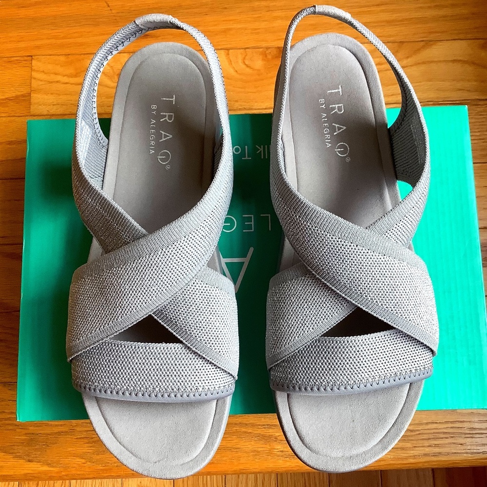 Traq by Alegria Dream Knit Cross Strap Sandals - Delilah Ash SZ 9